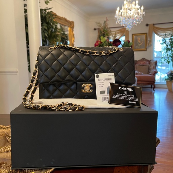 **Sold** Instg  Chanel Classic Flap New Authentic - Picture 2 of 11